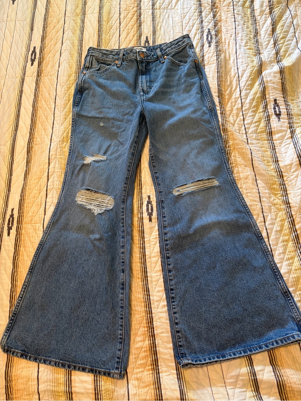 Wrangler Wanderer 622 High Rise Flare Bell Bottom Distressed Jeans Size 27x30